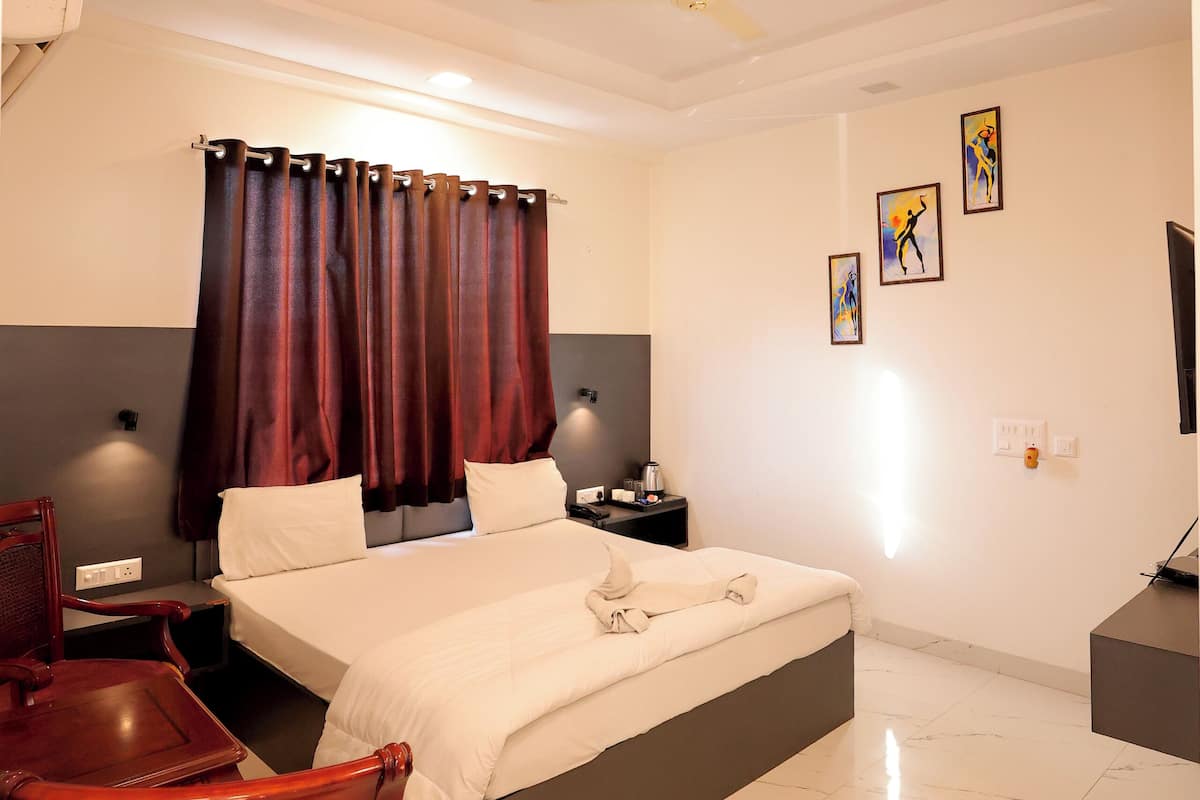 Super Deluxe | Egyptian cotton sheets, premium bedding, down duvets, memory-foam beds