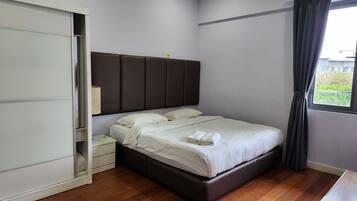 Familie appartement | 2 slaapkamers, een bureau, verduisterende gordijnen