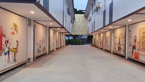 Unclassified image, 5 of 7, button - Maganda hotel (Angeles City)