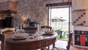 Gite "Les Barthes" | Private kitchen | Electric kettle, highchair