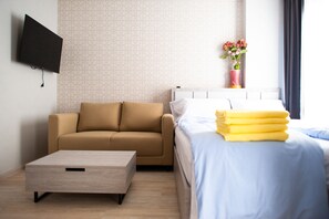 Business Apartment, 1 Queen Bed, Non Smoking, Courtyard View | 1 bedroom, free WiFi, wheelchair access - I'm Chinatown Residence (Bangkok)