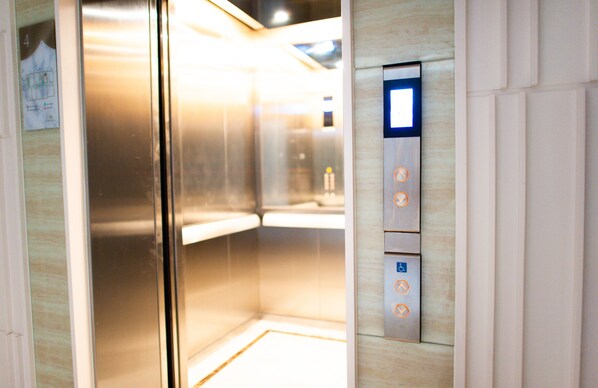 Reception - I'm Chinatown Residence (Bangkok)