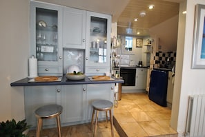 Fridge, oven, stovetop, toaster