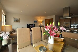 TV - Coastal Haven- stunning home in Crail (Crail)