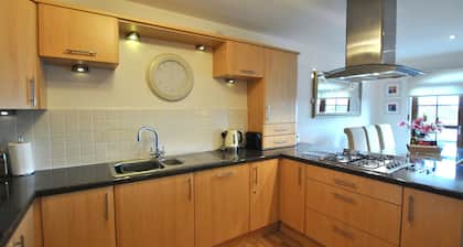 Coastal Haven- stunning home in Crail