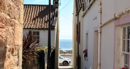 Dooker's Nook- Quirky coastal cottage, Pittenweem