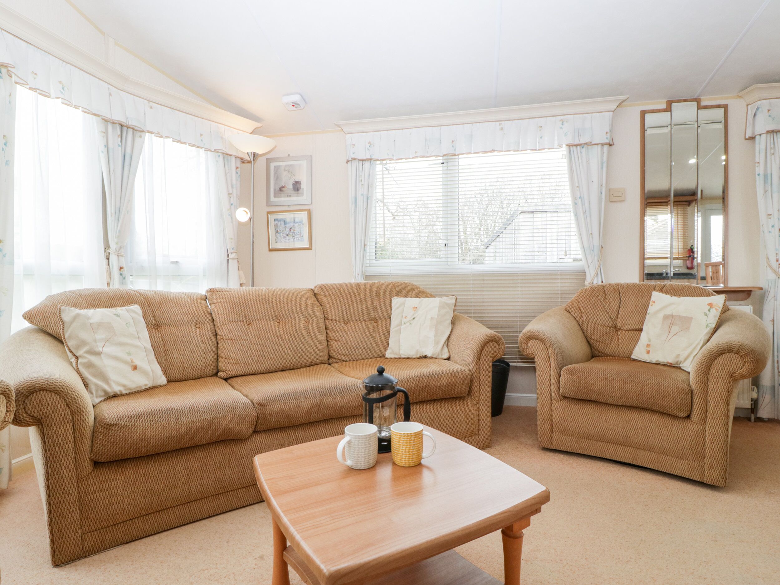 THE HIDEAWAY, family friendly, character holiday cottage in Portesham