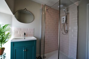 Towels - One Shoregate- cosy Crail retreat (Crail)