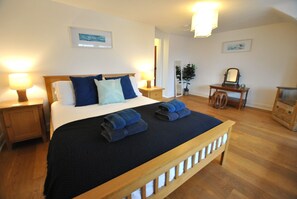 3 chambres, fer et planche à repasser, lit parapluie, Wi-Fi