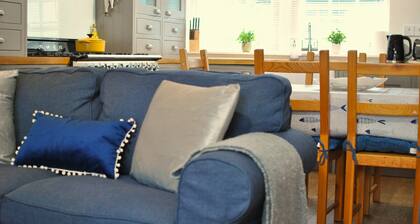 Coast Cottage- traditional fisherman's cottage