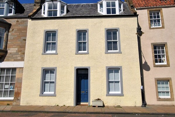 Exterior - Market Apartment- harbourfront studio, Pittenweem (Pittenweem)