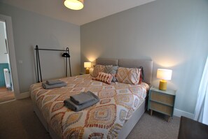 2 chambres, fer et planche Ă repasser, Wi-Fi, draps fournis