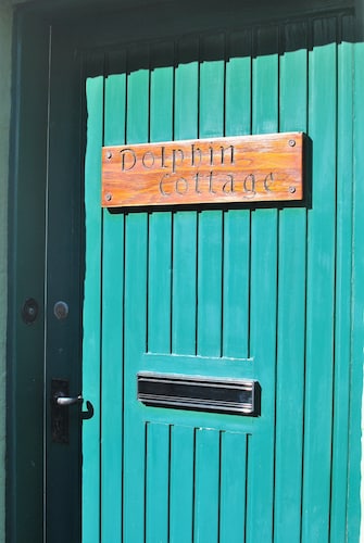 Dolphin Cottage- traditional cottage on Fife Coast