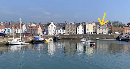 Harbourside- home by the sea in coastal village