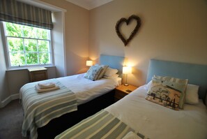 2 bedrooms, iron/ironing board, WiFi, bed sheets - Turnstone- beautiful coastal home, Pittenweem (Pittenweem)