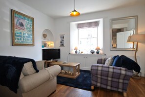 TV, books - Turnstone- beautiful coastal home, Pittenweem (Pittenweem)