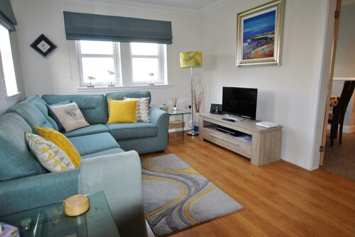 The Neuk- contemporary coastal apartment