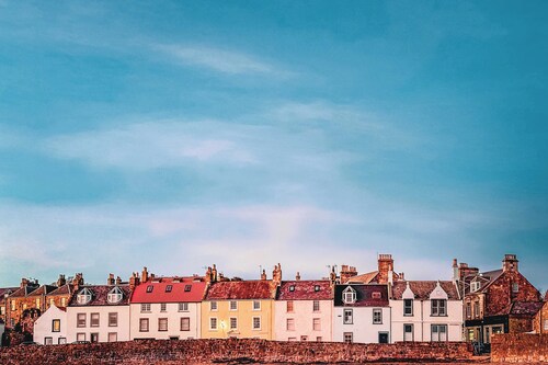 Watersedge Apartment- cosy home by the sea