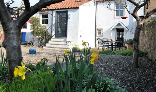 Wood's Neuk-stunning character cottage, East Neuk