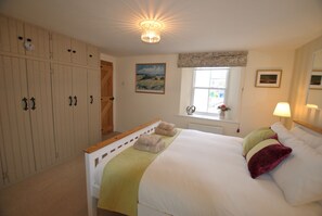 3 chambres, fer et planche à repasser, Wi-Fi, literie fournie