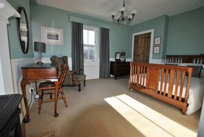 2 bedrooms, iron/ironing board, WiFi, bed sheets - Willow Cottage- charming cottage in East Neuk (Pittenweem)
