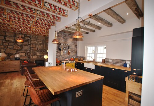 Seaspray- harbourfront home in idyllic location