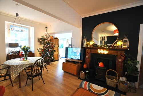 Shore Cottage, Anstruther- stylish home by the sea