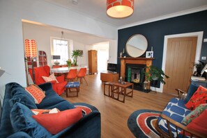 TV - Shore Cottage, Anstruther- stylish home by the sea (Anstruther)