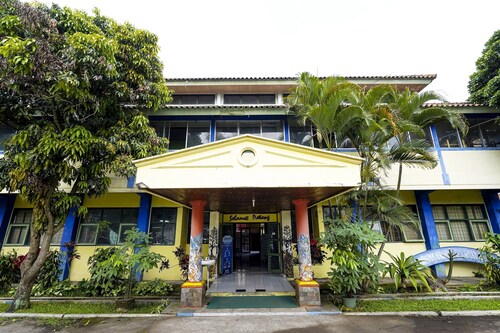 Hotel O Wisma Lec Syariah