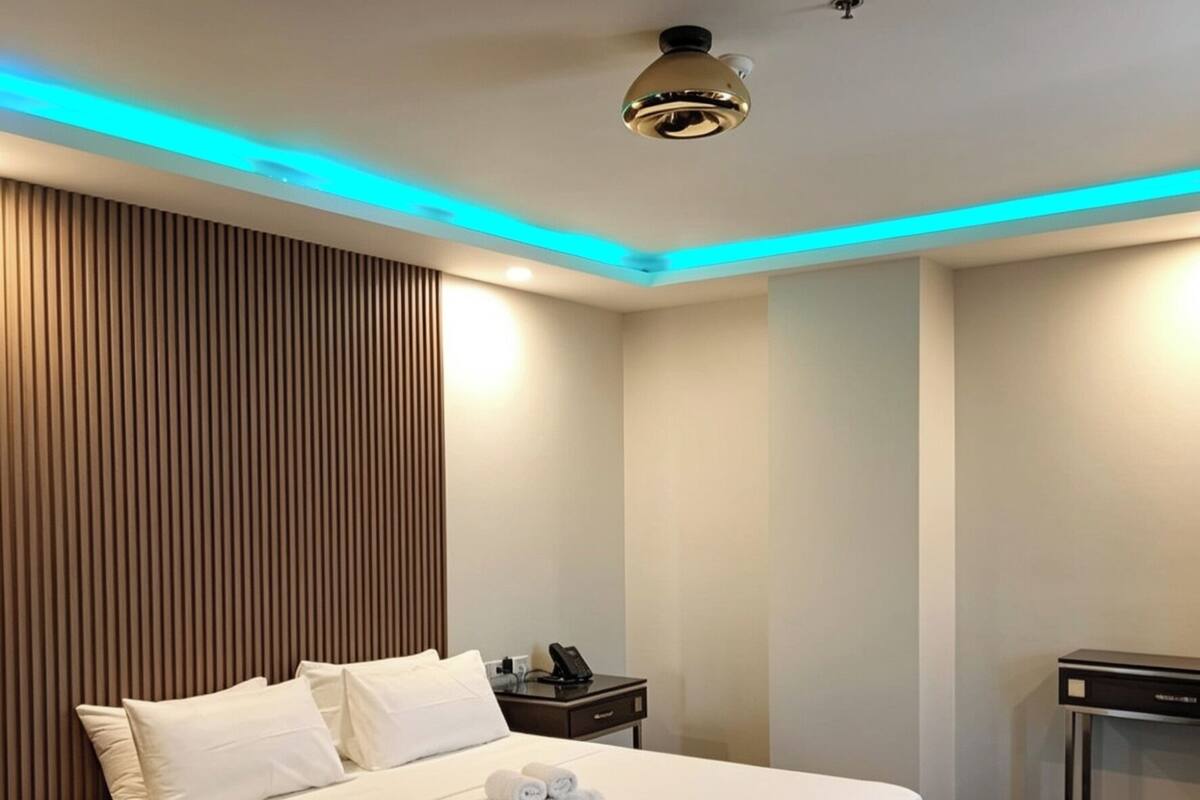 Premier-Suite, 1 King-Bett, Nichtraucher, Stadtblick | Hochwertige Bettwaren, Daunenbettdecken, Minibar, Zimmersafe