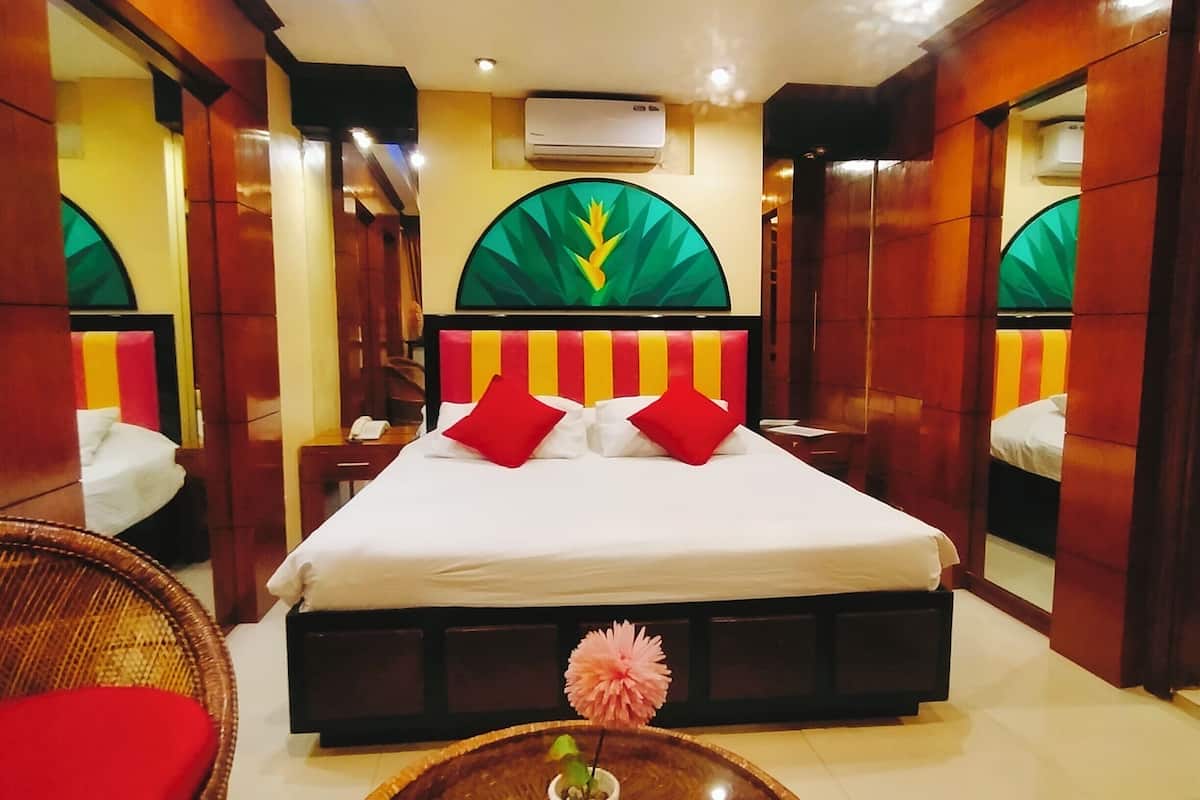 1 bedroom, premium bedding, down duvets, Select Comfort beds
