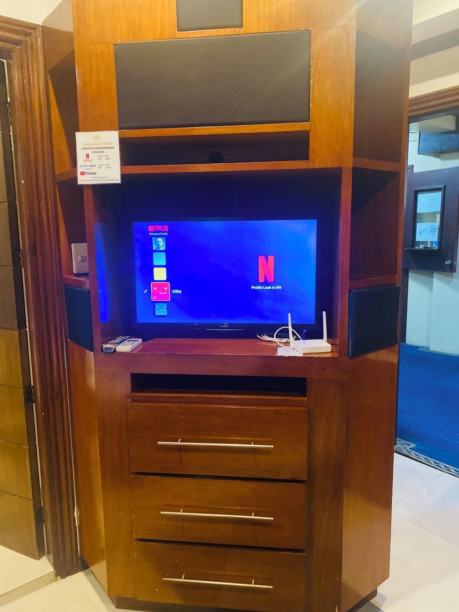 Photo - Fields Palace Hotel