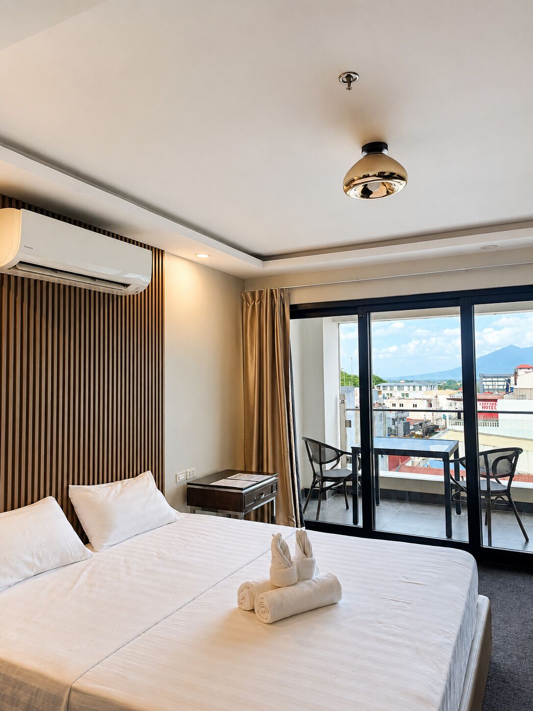 Premier Suite, 1 King Bed, Balcony, Annex Building | Premium bedding, down comforters, minibar, in-room safe