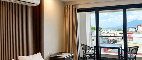 Premier Suite, 1 King Bed, Balcony, Annex Building | Premium bedding, down comforters, minibar, in-room safe