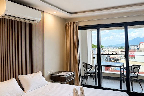 Premier Suite, 1 King Bed, Balcony, Annex Building | Premium bedding, down comforters, minibar, in-room safe