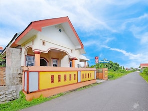 Fachada de la propiedad