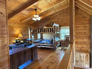 6 bedrooms, desk, iron/ironing board, WiFi