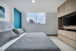 1 bedroom, desk, iron/ironing board, travel cot - Oslo 2403 · Apto piso 24-vista a la ciudad 5mins parque lleras (Medellín)