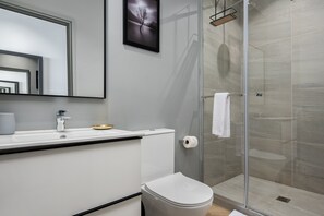 Classic Studio | Bathroom
