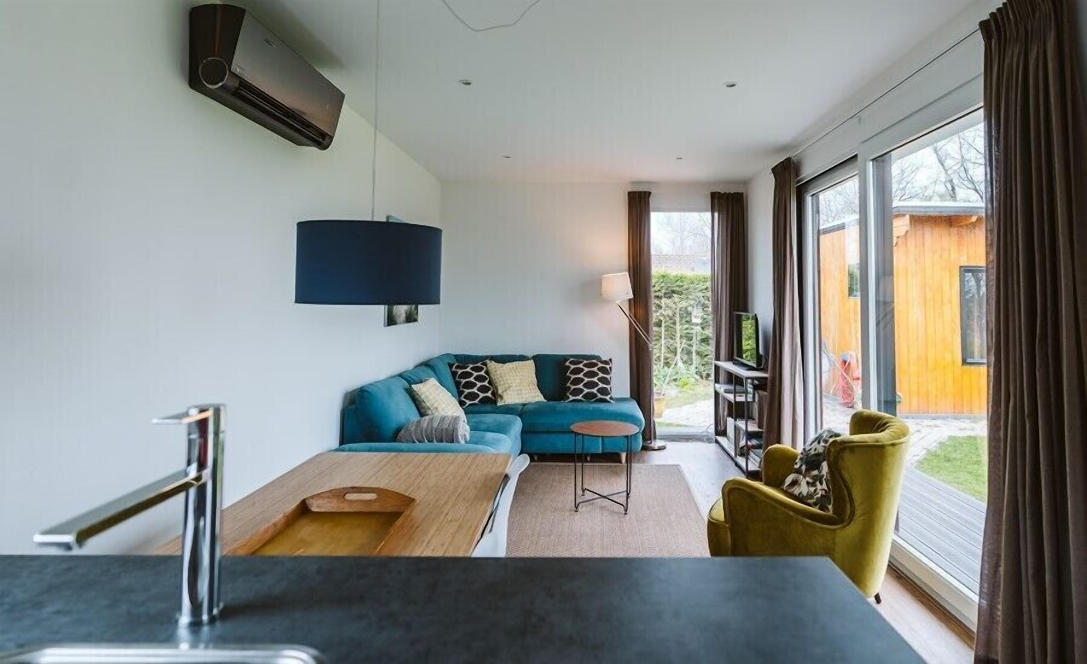 Fernseher, Tischtennisplatte