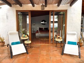 Habitación cuádruple Confort, junto a la piscina | Terraza o patio