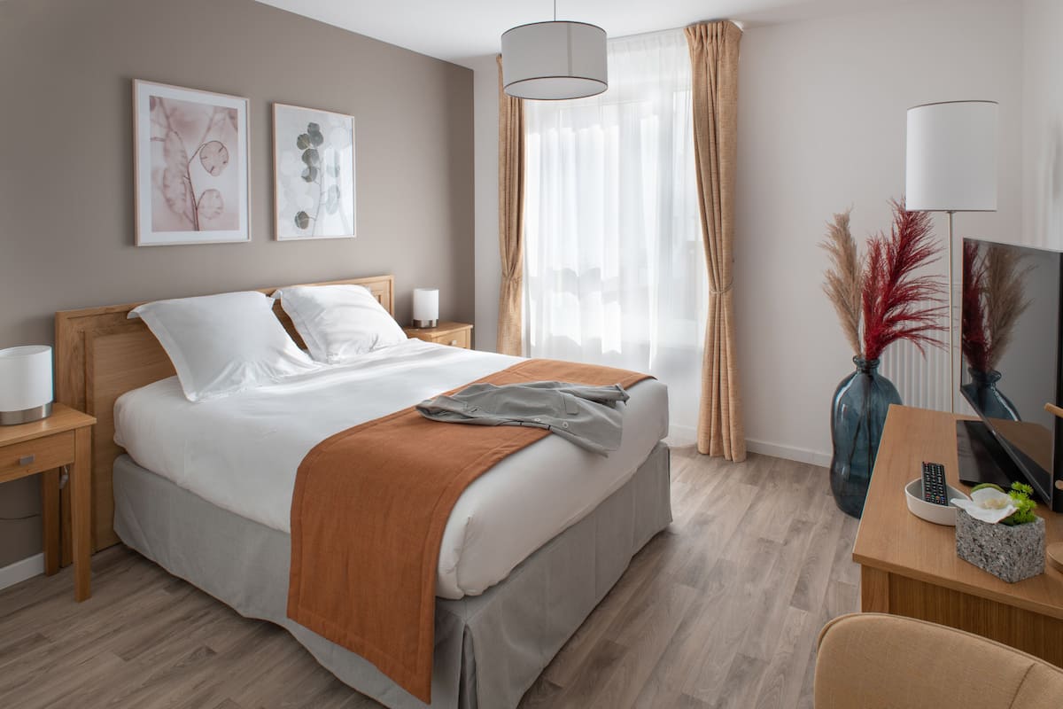 2 bedrooms, in-room safe, free WiFi, bed sheets