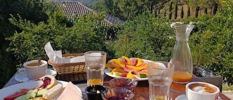 Free daily local cuisine breakfast