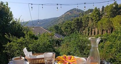 Te Gjyshi (at Grandfather)