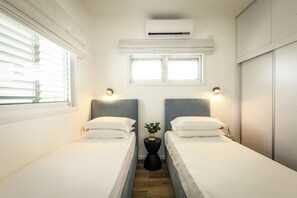 2 室のベッドルーム、アイロン / アイロン台、WiFi (無料)