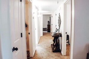 Interior - Redcliff Getaway, Ground floor condo with pool views (Moab)