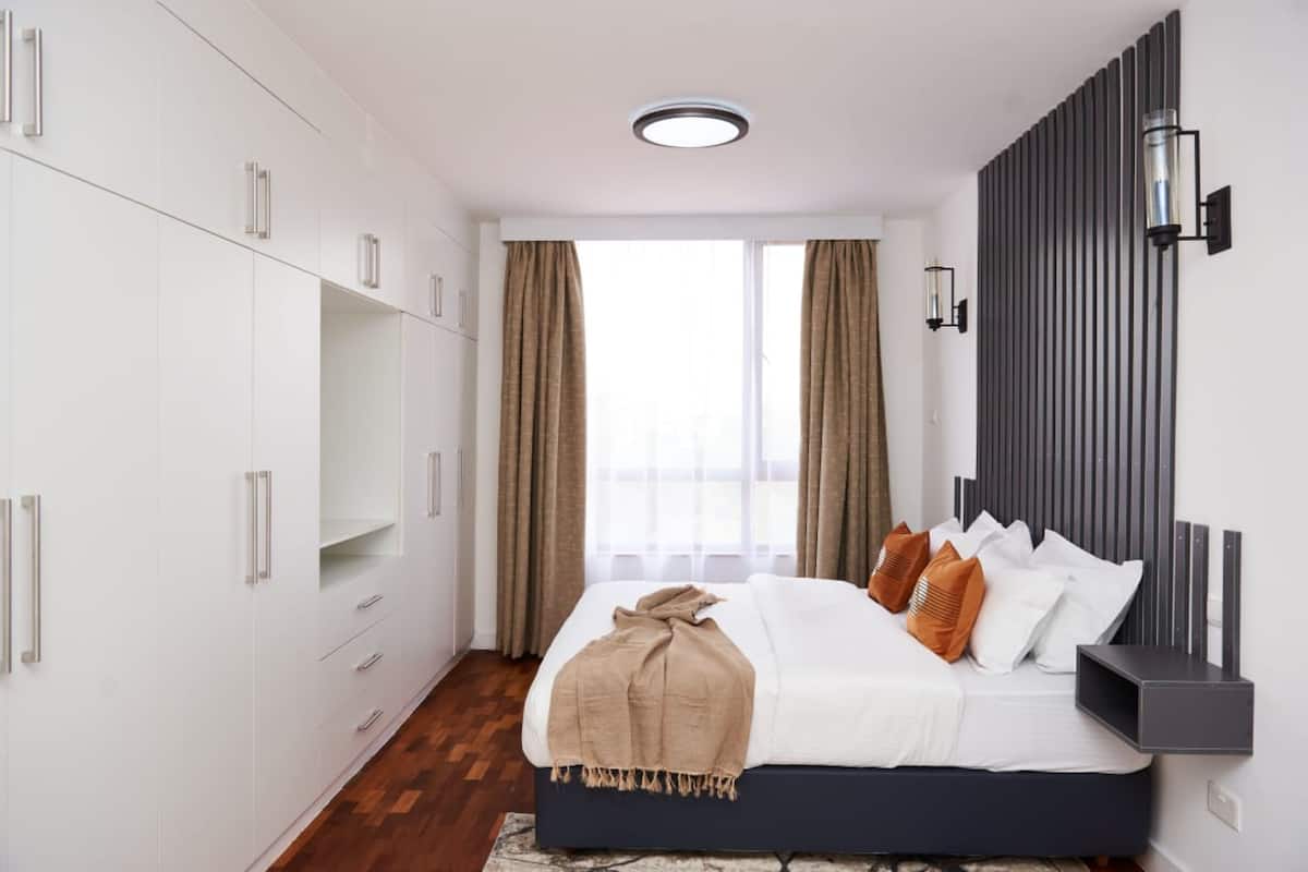 Blackout curtains, iron/ironing board, free WiFi