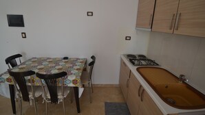Private kitchen - Blue Bay Apartments (Sarandë)