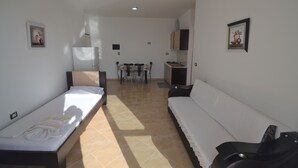 Living area - Blue Bay Apartments (Sarandë)