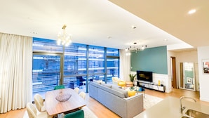 Living area - Aya - Impeccable 1BR Apartment with Balcony in City Walk (Dubai)